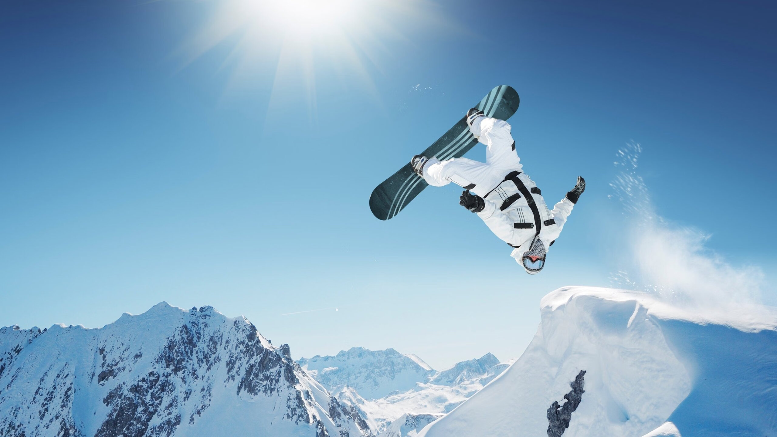 JIU YOU GAME-字母哥篮板抢夺积极展现统治力，字母哥篮板能力