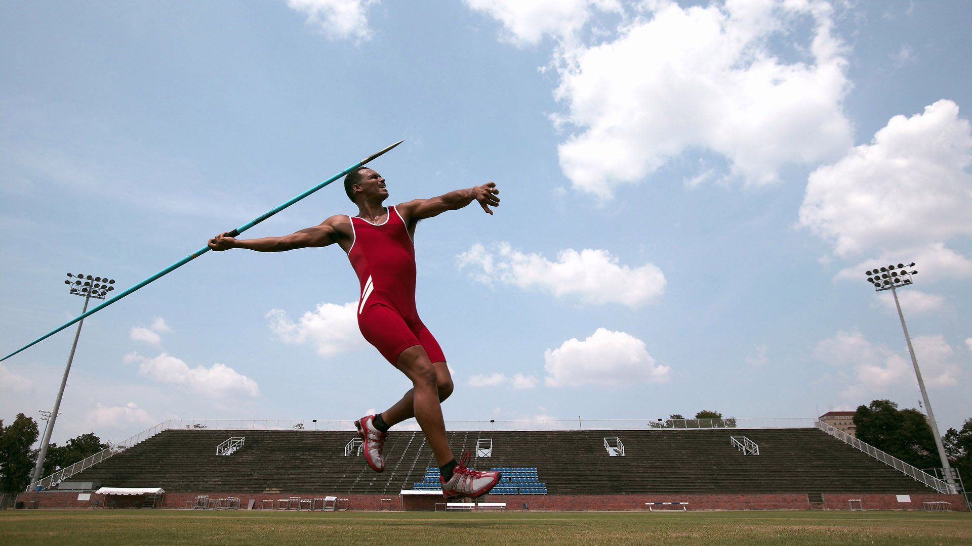 九游游戏中心官网-突尼斯自由泳新星连创佳绩，突尼斯游泳金牌